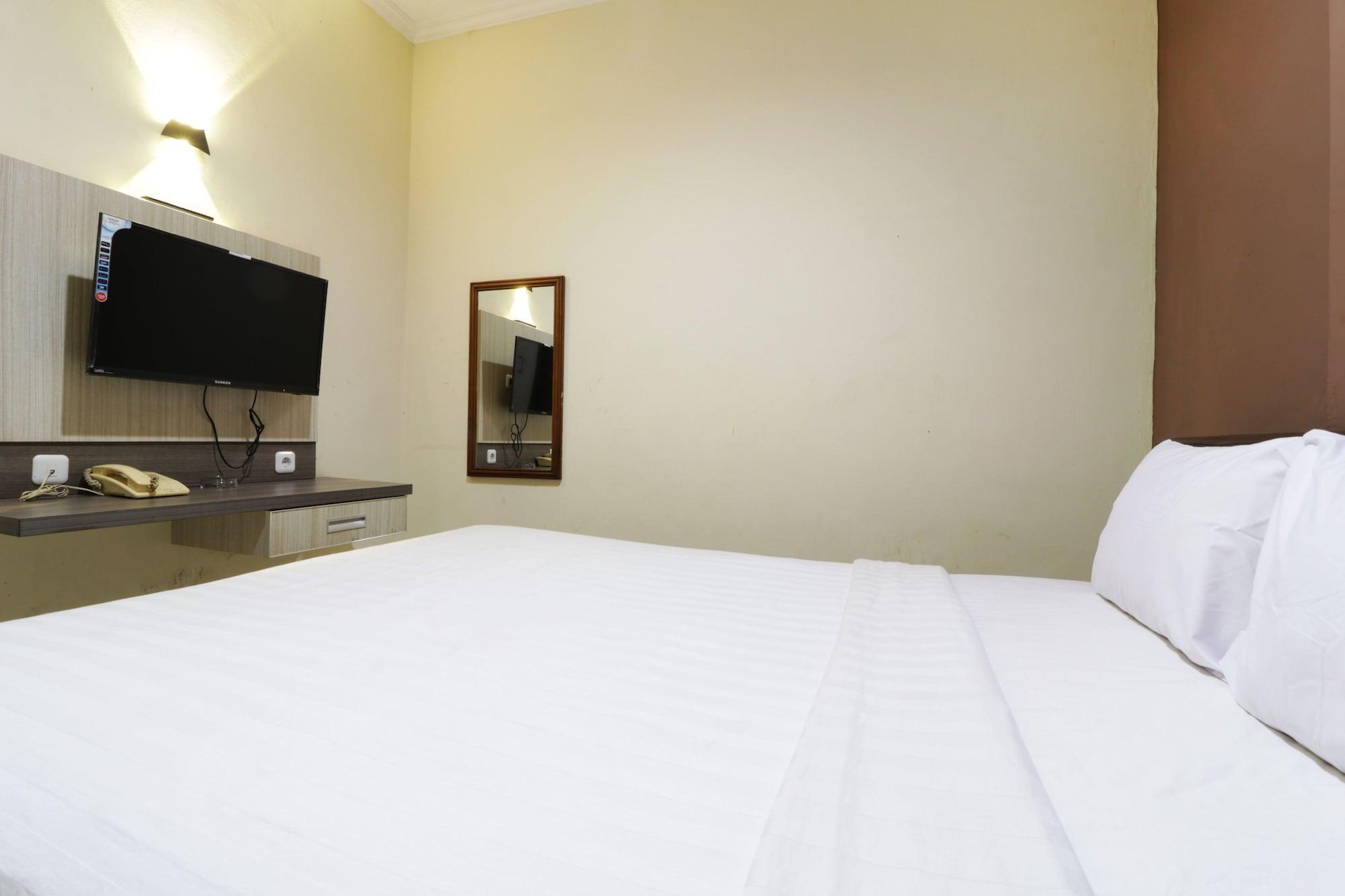 Hotel Istana Bungur Jakarta Buitenkant foto