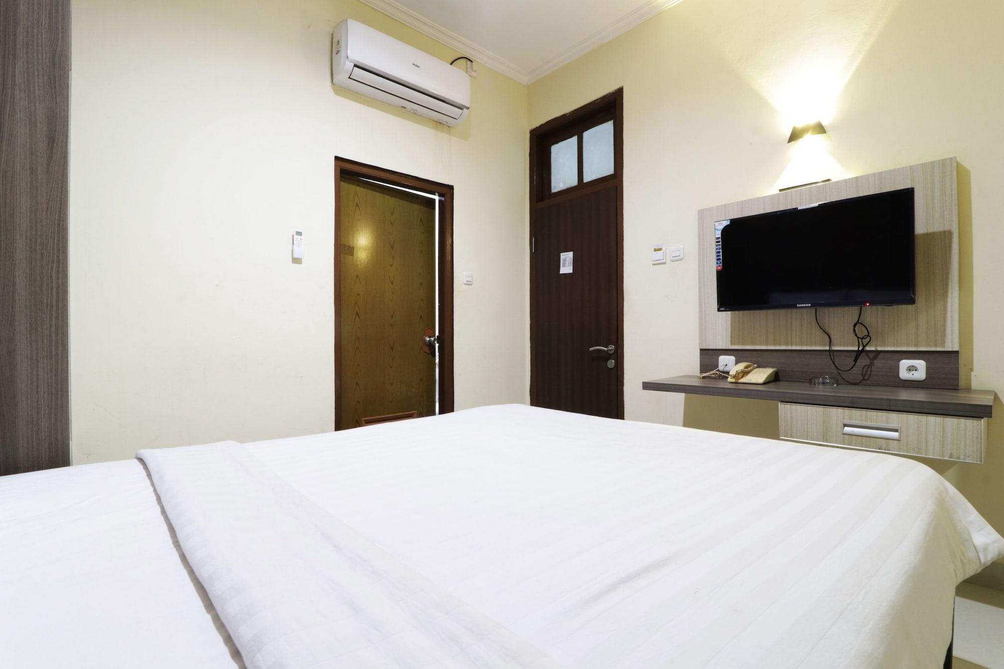 Hotel Istana Bungur Jakarta Buitenkant foto