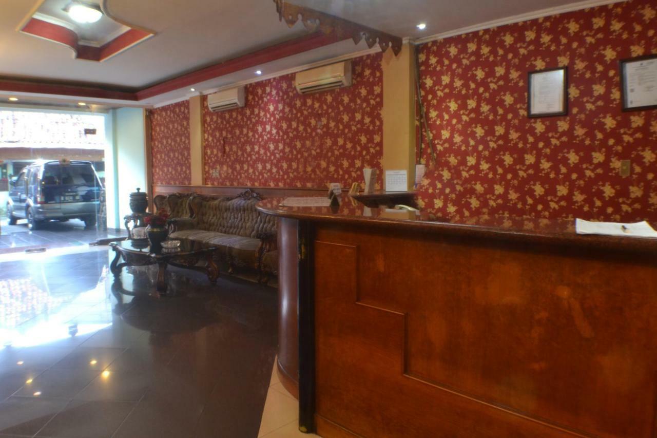 Hotel Istana Bungur Jakarta Buitenkant foto